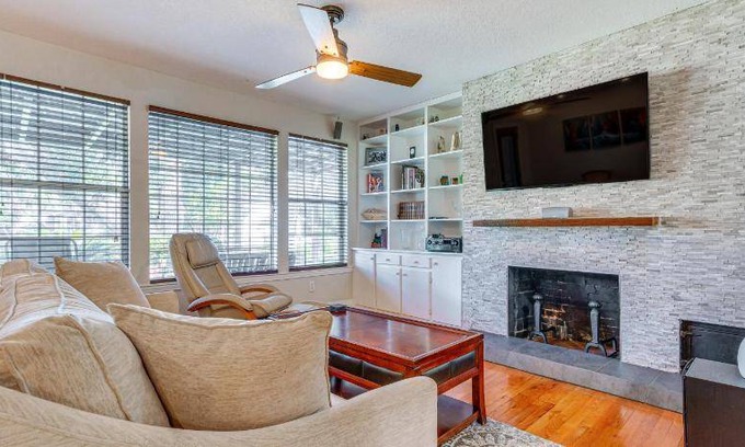 East Hill House | 186 m² House ∙ 3 bedrooms ∙ 6 guests