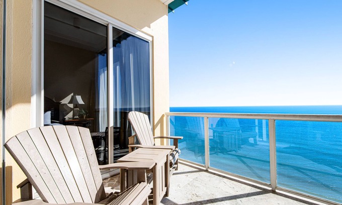 Navarre Beach Condo | 18th Floor Ocean View Condo with Private Washer/Dryer, Fast WiFi, and Central AC