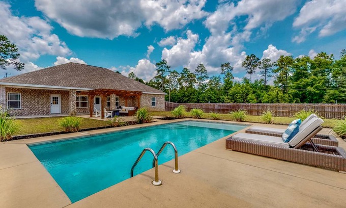 Crestview House | 195 m² House ∙ 4 bedrooms ∙ 9 guests