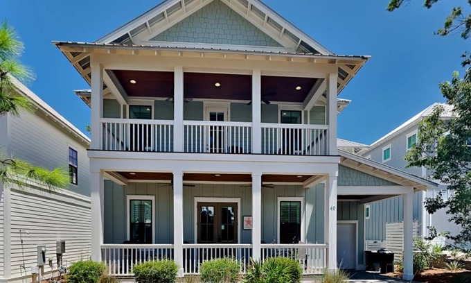 Lakeside at Blue Mountain Beach House | 198 m² House ∙ 4 bedrooms ∙ 12 guests