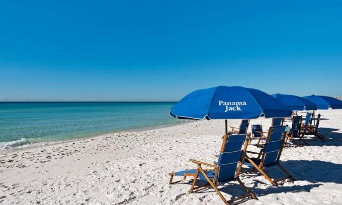 Crystal Shores House | 203 m² House ∙ 4 bedrooms ∙ 10 guests
