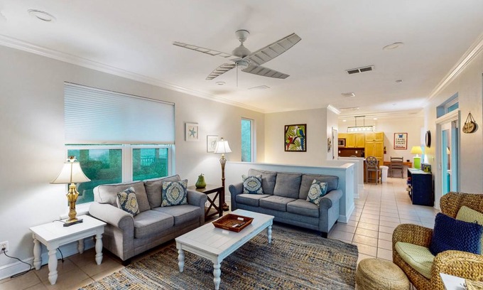 East End House | 206 m² House ∙ 3 bedrooms ∙ 12 guests