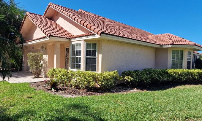 Central Naples Villa | 210 m² Villa ∙ 3 bedrooms ∙ 6 guests