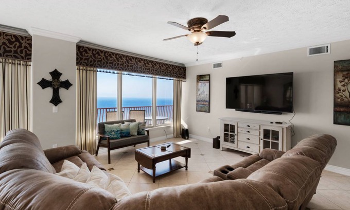 Gulf Lagoon Beach Condo | 216 m² Condo ∙ 3 bedrooms ∙ 8 guests