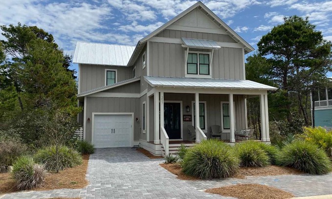 Lakeside at Blue Mountain Beach House | 216 m² House ∙ 4 bedrooms ∙ 12 guests