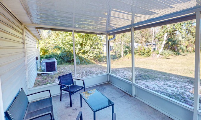 Pretty Bayou House | 218 m² House ∙ 3 bedrooms ∙ 8 guests