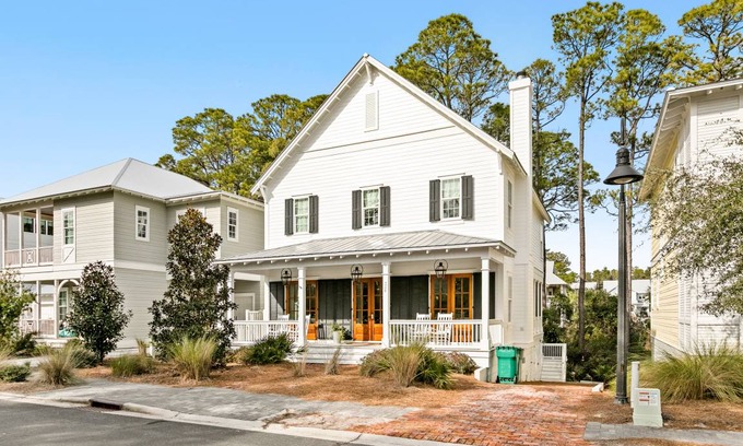 Lakeside at Blue Mountain Beach House | 236 m² House ∙ 3 bedrooms ∙ 10 guests