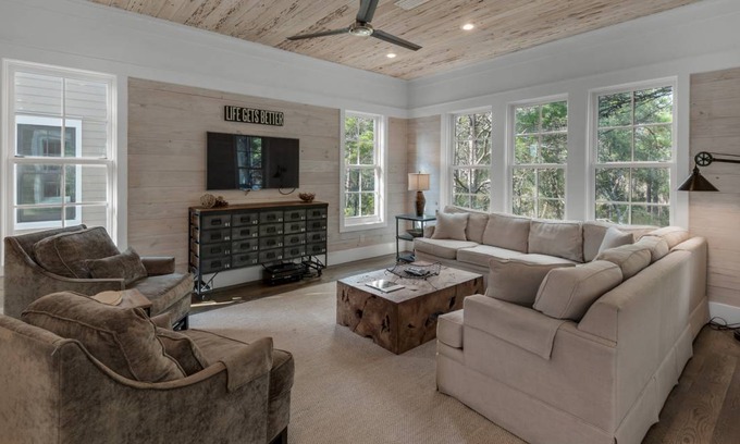 SeaNest Village House | 247 m² House ∙ 4 bedrooms ∙ 8 guests