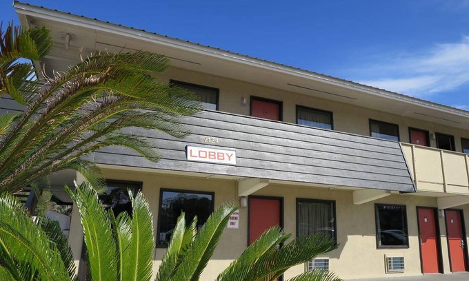 Panama City Beach Hotel | 26 m² Motel ∙ 127 guests