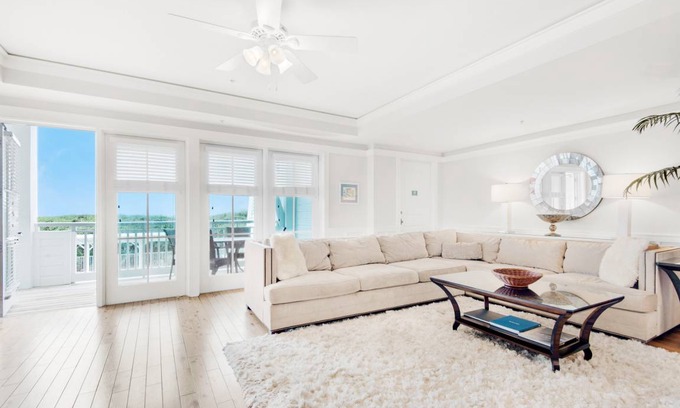 Gulf District House | 261 m² House ∙ 3 bedrooms ∙ 8 guests