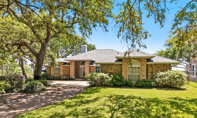 Navarre House | 268 m² House ∙ 4 bedrooms ∙ 13 guests