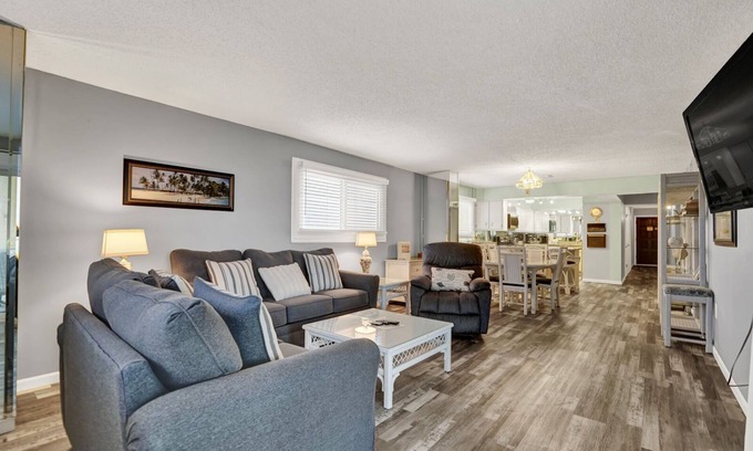 Biltmore Beach Condo | 3 Bedroom Deluxe Modern beach condo with balcony beach access - Shoreline Beach