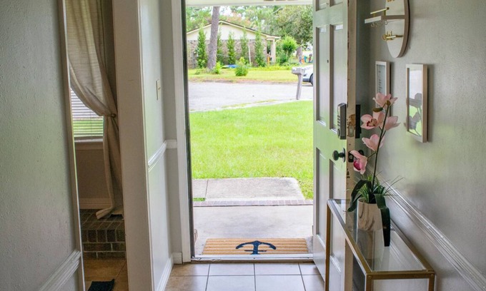 Myrtle Grove House | 3-bedroom house 15 min from Perdido Beach!