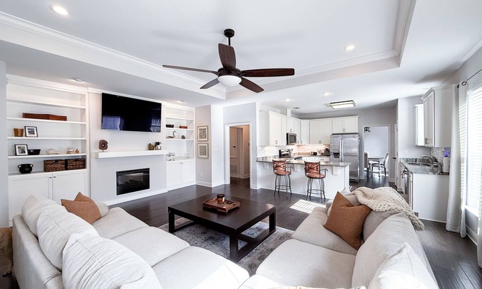 Warrington House | 3-bedroom house in pleasant Pensacola. Enjoy your stay