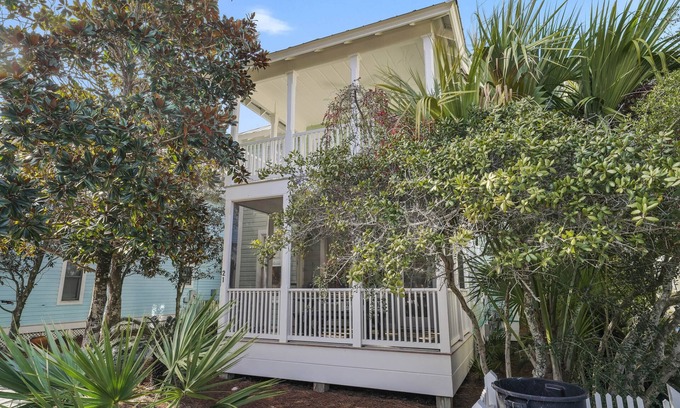 Seaside House | 3 Houses to Beach, Pet Friendly - Seaside, FL! + 2 Adult Bikes!