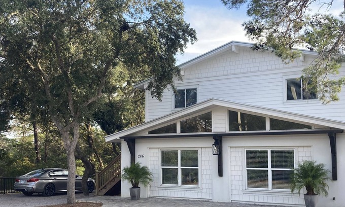 Gulfview Heights House | 30A Beachside Betty -Walk To The Beach- LARGE PRIVATE POOL