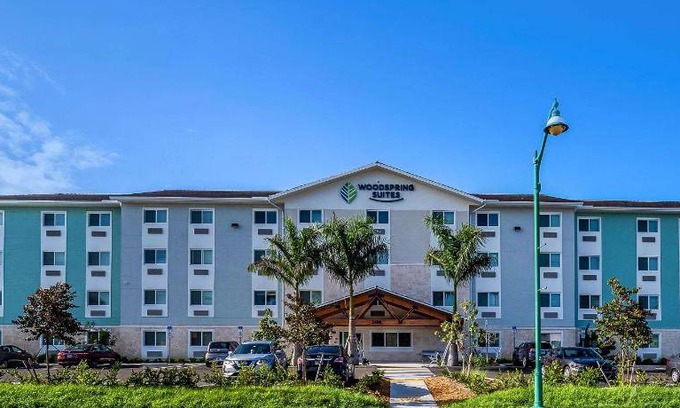 East Naples Hotel | 31 m² Hotel ∙ 7 guests