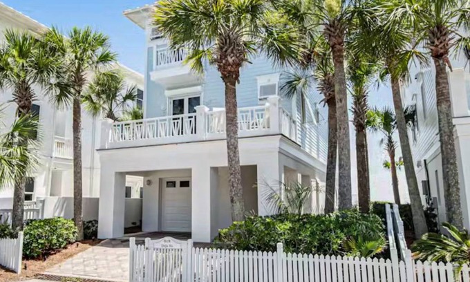 Sunnyside House | 320 m² House ∙ 3 bedrooms ∙ 8 guests