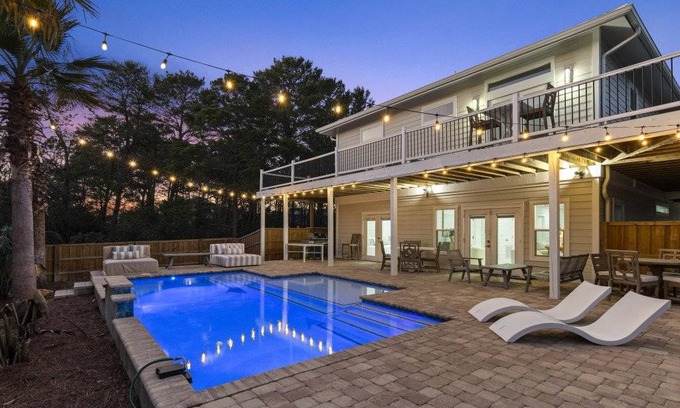 Gulfview Heights House | 325 m² House ∙ 6 bedrooms ∙ 18 guests