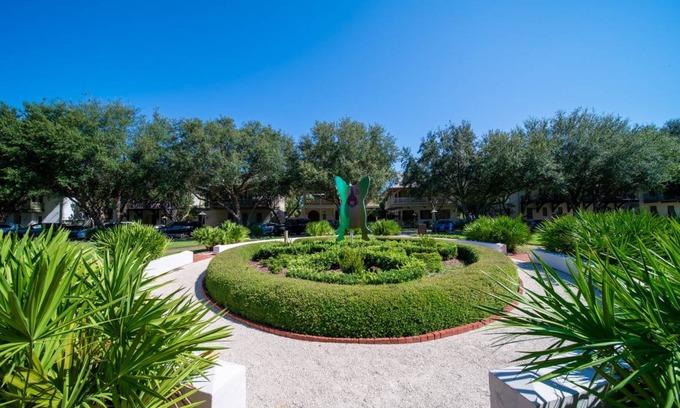 Rosemary Beach House | 33 m² House ∙ 3 guests
