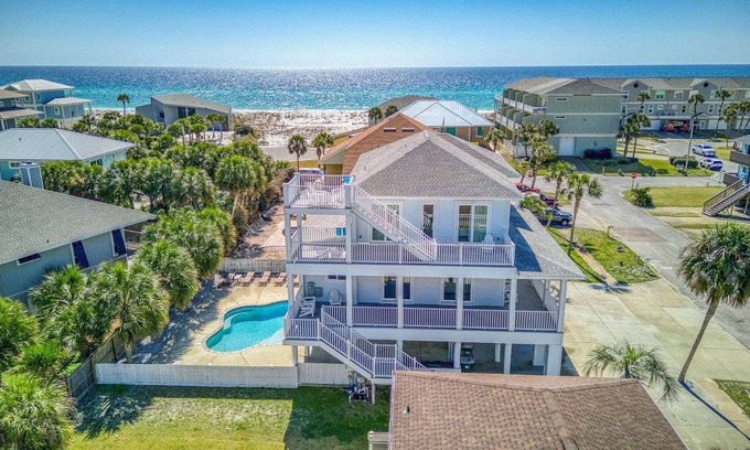 Pensacola Beach House | 330 m² House ∙ 6 bedrooms ∙ 19 guests