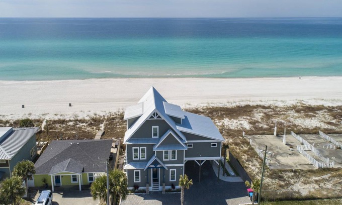 Miramar Beach House | 372 m² House ∙ 7 bedrooms ∙ 18 guests