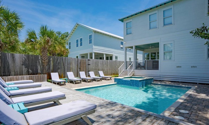 Crystal Beach House | 388 m² House ∙ 8 bedrooms ∙ 20 guests