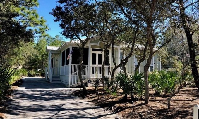 Seagrove Beach House | 4 FREE bikes and beach chairs, Community Pools, Tennis- Public Beach Access 2 Minute Bike Ride