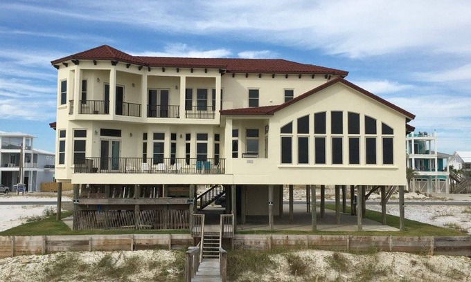 Navarre Beach House | 423 m² House ∙ 6 bedrooms ∙ 20 guests
