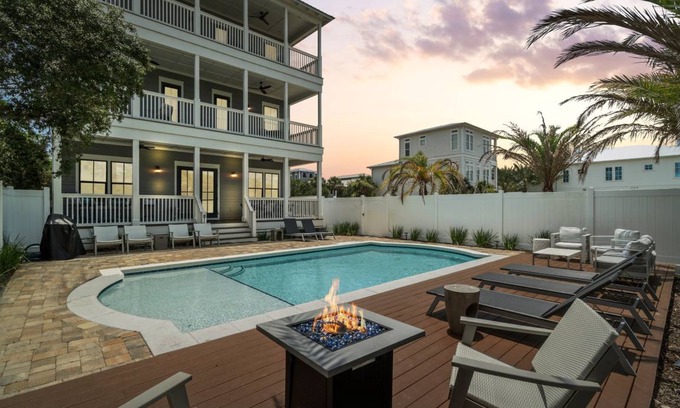 Seacrest House | 436 m² House ∙ 8 bedrooms ∙ 28 guests