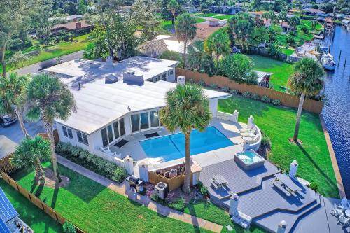 Woodlawn House | 465 m² House ∙ 5 bedrooms ∙ 25 guests