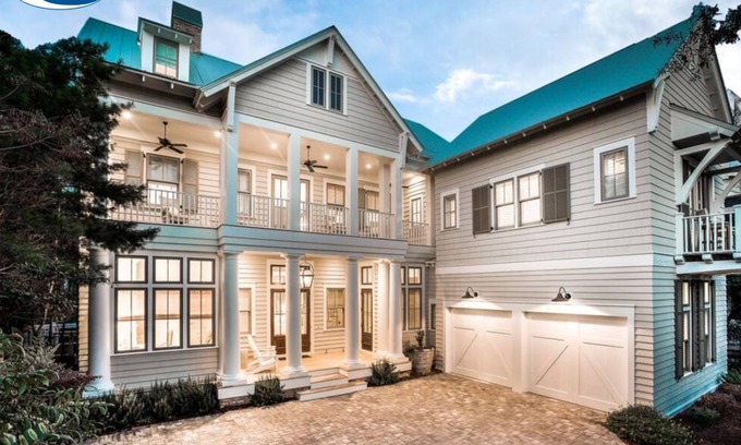 Watercolor House | 573 m² House ∙ 6 bedrooms ∙ 16 guests