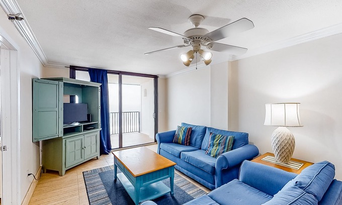Navarre Beach Condo | 5th Floor Gulf-Front Condo In Navarre Beach with Shared Pool