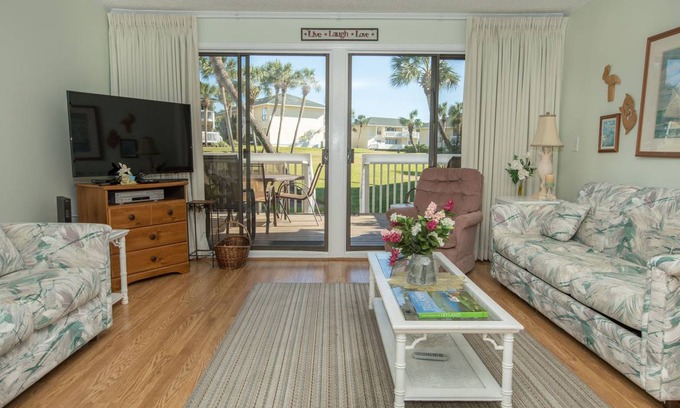 Holiday Isle Condo | 60 m² Condo ∙ 1 bedroom ∙ 4 guests