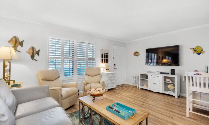 Miramar Beach Condo | 60 m² Condo ∙ 1 bedroom ∙ 4 guests