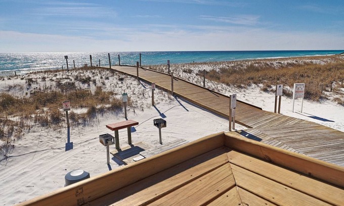 Holiday Isle Condo | 61 m² Condo ∙ 1 bedroom ∙ 4 guests