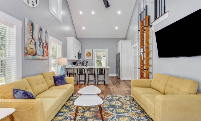 Southeast Pensacola Cottage | 65 m² Cabin ∙ 1 bedroom ∙ 4 guests