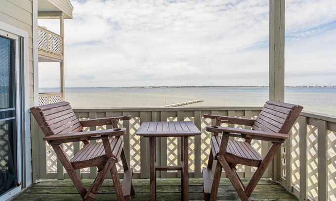 Pensacola Beach Condo | 70 m² Condo ∙ 2 bedrooms ∙ 6 guests