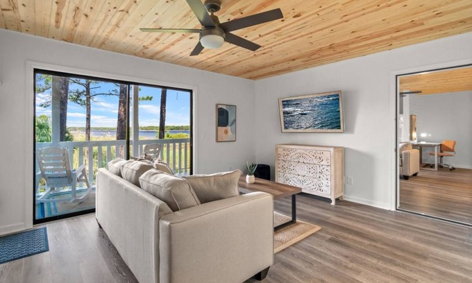 Sunnyside Condo | 74 m² Condo ∙ 1 bedroom ∙ 6 guests
