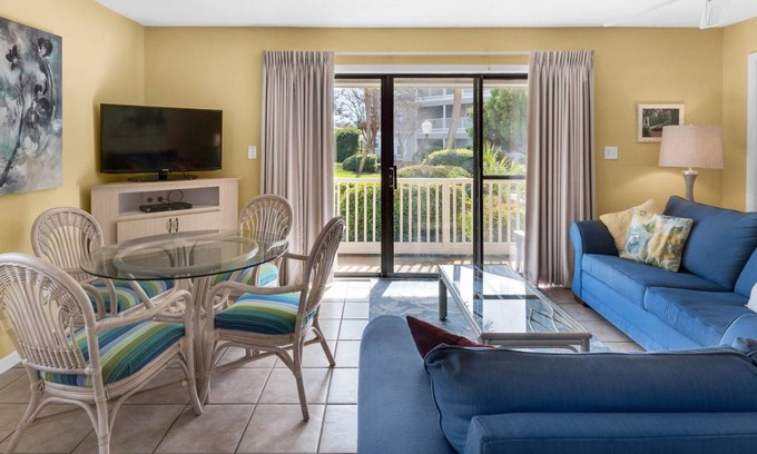 Seagrove Beach Apartment | 78 m² Apartment ∙ 2 bedrooms ∙ 6 guests
