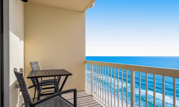 Miramar Beach Condo | 79 m² Condo ∙ 1 bedroom ∙ 4 guests