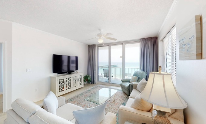 Navarre Beach Condo | 7th Floor Gulf-Front Condo w/Views, Close To Local Restaurants