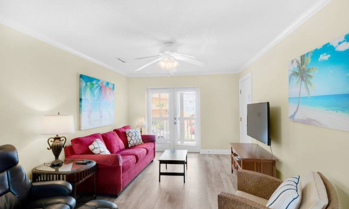 Lower Grand Lagoon Condo | 83 m² Condo ∙ 2 bedrooms ∙ 6 guests