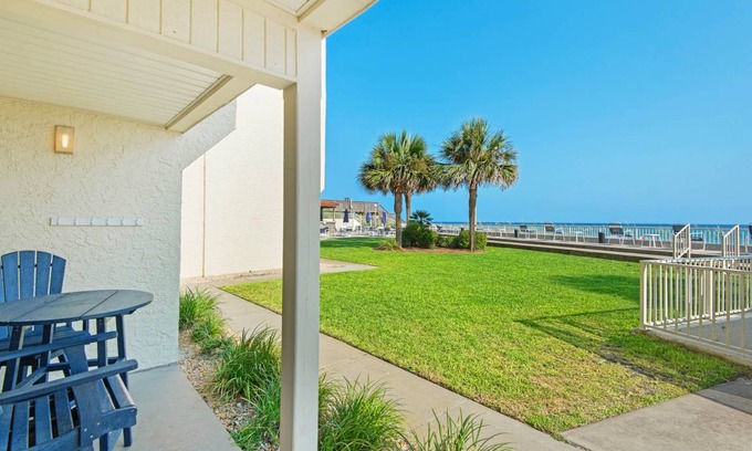 Fort Bay Condo | 88 m² Condo ∙ 1 bedroom ∙ 6 guests