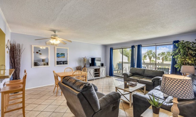 Holiday Isle Condo | 88 m² Condo ∙ 2 bedrooms ∙ 6 guests