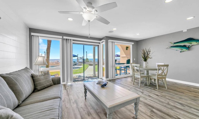 Fort Bay Condo | 88 m² Condo ∙ 1 bedroom ∙ 6 guests