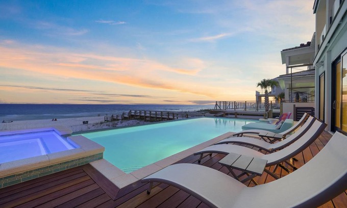 Crystal Beach House | 929 m² House ∙ 7 bedrooms ∙ 30 guests