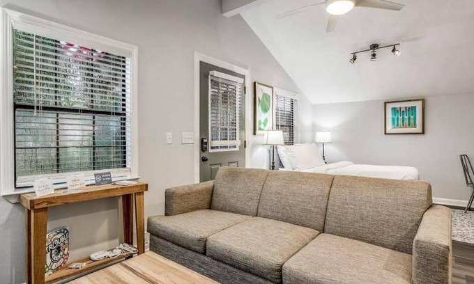South Pensacola Apartment | 93 m² Apartment ∙ 1 bedroom ∙ 4 guests