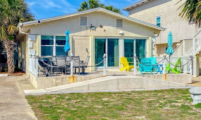 East End Condo | 97 m² Condo ∙ 3 bedrooms ∙ 7 guests