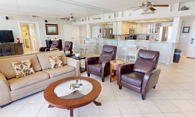 Holiday Isle Condo | 98 m² Condo ∙ 2 bedrooms ∙ 6 guests